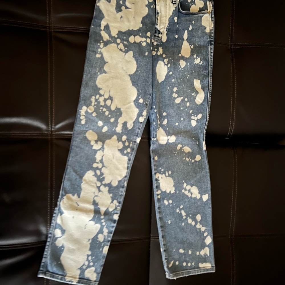 FRAME jeans with white spots